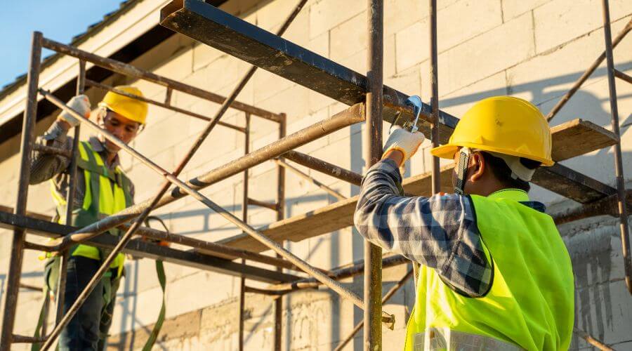 Professional residential roofers in Laketon, IN